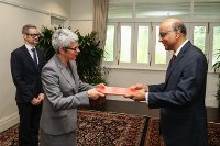 Velvyslankyně Dana Baschová předala pověřovací listiny prezidentovi Singapuru / Ambassador Dana Baschová Presented Her Credentials to the President of Singapore