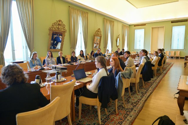 Na MZV proběhla školící konference pro nové české studenty-velvyslance kariéry v EU 