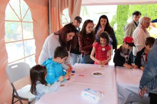 Decorating gingerbreads