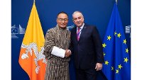 Premiér Bhútánu Tshering Tobgay a eurokomisař Jozef Síkela
