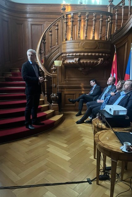 Dokument Válečný zpravodaj – War Coresspondent na ZÚ Bern