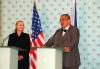 Ministr Karel Schwarzenberg a ministryně zahraničí USA Hillary Clintonová