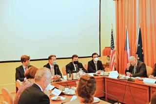 ST se setkal s delegací amerických firem
