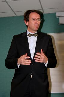 S. E. Monsieur Petr Drulák, Ambassadeur de la République tchèque en France, Semaines des cultures tchèque et tchécoslovaque (16 mars 2017) . 