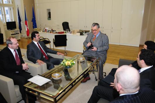 Ministr Karel Schwarzenberg, Náměstek Tomáš Dub a delegace Qatar Holding