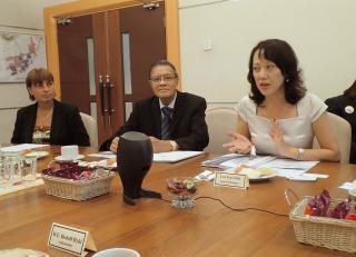 Generální manažerka Invest Penang Loo Lee Lian (vpravo) a prezident Asociace soukromých nemocnic v Penangu Dr. Chan Kok Ewe