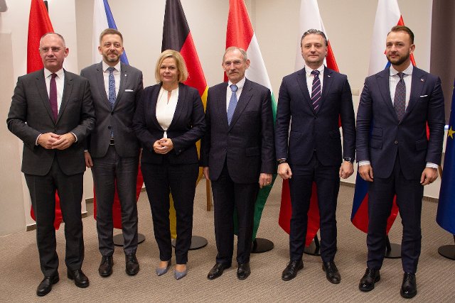 A V4-országok, Németország és Ausztria belügyminisztereinek találkozója Szegeden