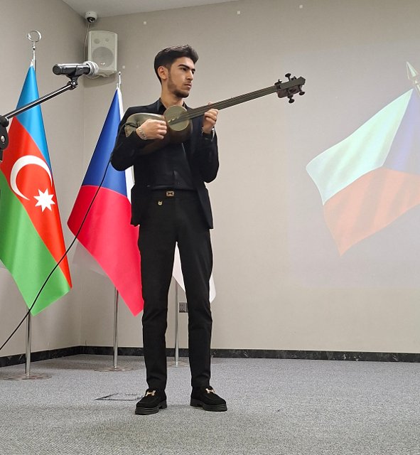 Artist plays Vltava on Tar instrument