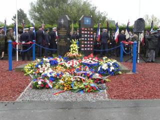 Památník NATO ve Fréthun - poděkování praporečníkům.