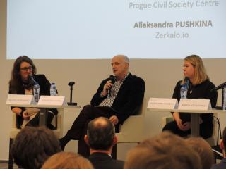 Na konferenci pořádané českým předsednictvím a misí USA při EU se diskutovala podpora občanské společnosti, nezávislých médií a novinářů