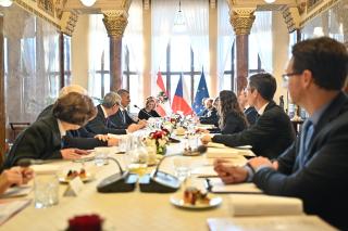 Die Gespräche der tschechischen und österreichischen Delegationen fanden in der Kramář Villa statt.