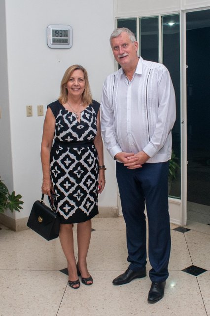 Embajador Zdeněk Kubánek con la viceministra Josefina Vidal