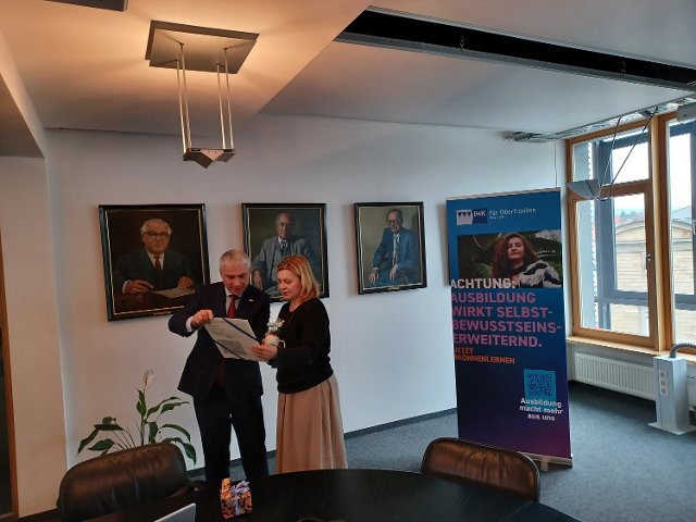 Präsident der IHK für Oberfranken Bayreuth Dr. Michael Waasner und Generalkonsulin Ivana Červenková