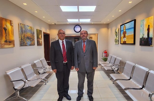 a předseda Syrské lékařské komory Dr. Ghassan Fandi a Chargé d'affaires velvyslanectví Roman Masařík