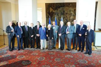 Ministr Karel Schwarzenberg a laureáti Gratias agit 2011