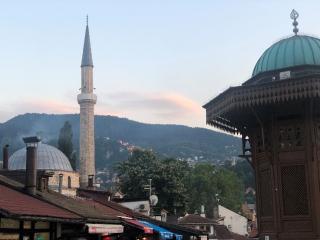Stará turecká část Baščaršija v Sarajevu 