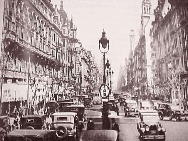 Buenos Aires 1923 - třída Avenida de Mayo.