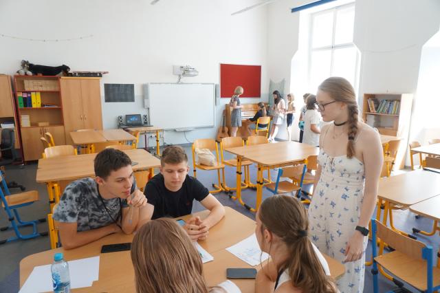 Výuka češtiny pro děti mezinárodního krajanského tábora na Gymnázium J. Gutha-Jarkovského