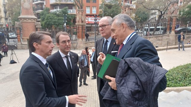 Viceministro Jiří Kozák con sus homólogos en Barcelona 