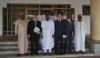 Gouverneur de l'Etat de Kano au milieu, à la gauche l'ambassadeur tchèque Pavel Mikes, à la droit le conseiller commercial Bohumil Hamršmíd et M. Sani Burji