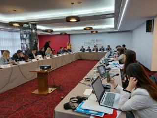 Kulatý stůl na závěr českého projektu ke zprůhlednění financování politických stran v Kosovu