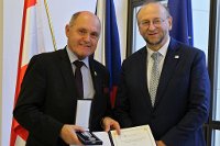 Feierliche Übergabe der Medaille „Für Verdienste um die Diplomatie“ an Nationalratspräsidenten Sobotka