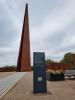 Rezavějící věž památníku International Bomber Command Centre v Lincolnu 