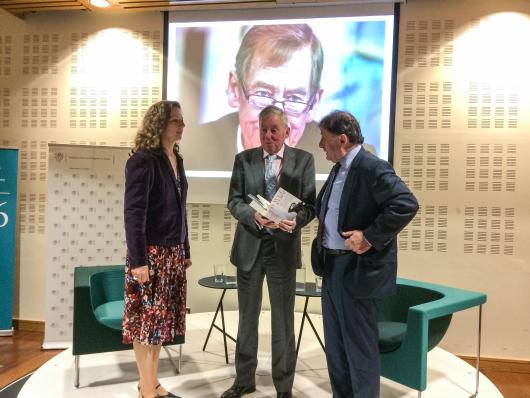 Po akci v Národní knihovně Irska - zprava: Michael Žantovský, Maurice Manning, Hana Mottlová