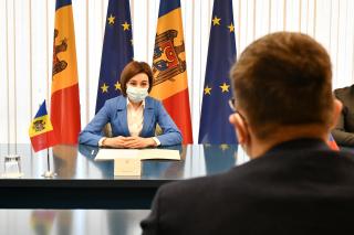 Ministr Lipavský v Kišiněvě navštívil uprchlická centra a předal finanční pomoc