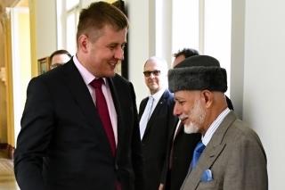 Ministr Petříček jednal s  šéfem ománské diplomacie bin Alawím