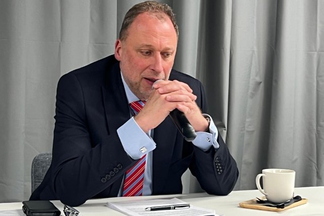 Botschafter T.J. Podivínský