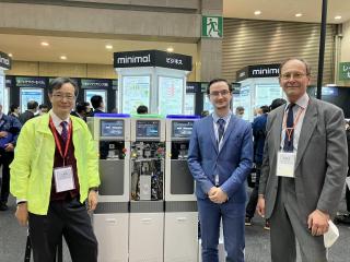 MinimalFab s vedoucím projektu Dr. Širo Harou (AIST/Horiba), Dr. Vladimírem Kováčikem (Vytek Ltd.) a ekonomických diplomatem velvyslanectví Ondřejem Svobodou 