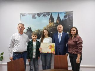 Předání diplomů Mezinárodní dětské výtvarné soutěže Lidice