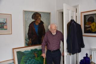 Stan Young ve svém ateliéru  