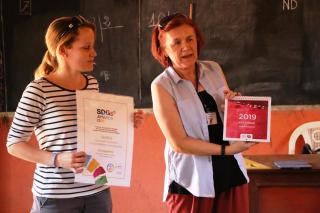 Veronika Boháčová and Ludmila Böhmová pass the diploma