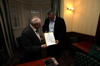 Czech Ambassador to Palau Jaroslav Olša, jr. hands over the recognition letter to Miloslav Stingl