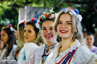 tanečnice tradičních moravských tanců 