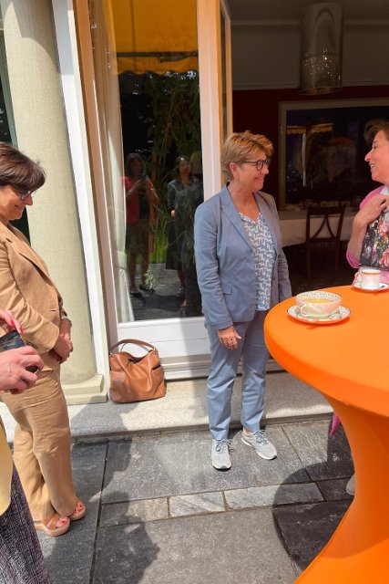 Zástupkyně velvyslance Pavlína Šrámková se zúčastnila oběda pořádaného velvyslankyní Nizozemského království v Bernu Karin Mössenlechner