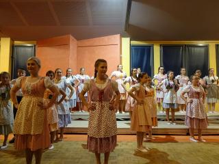 Koncert pěveckého souboru Severáček ve Vineuil. 