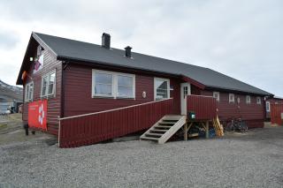 Stazione di Josef Svoboda all'arcipelago artico Svalbard, costruita e gestita dal Centro dell'ecologia polare della Facoltà delle Scienze dell'Università della Boemia Meridionale. 