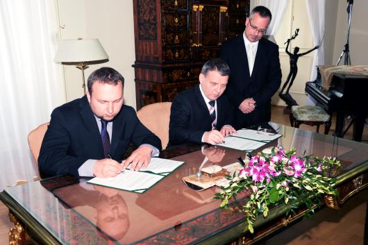 Ministři L. Zaorálek a M. Jurečka - Podpis memoranda