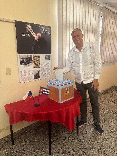 Elecciones en la embajada checa en La Habana