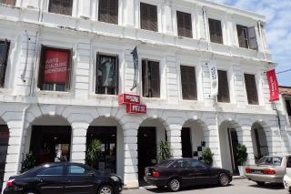  Historická budova v centru Penangu The Star Pitt Street Gallery. 