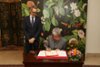 Velvyslankyně Dana Baschová předala pověřovací listiny prezidentovi Singapuru / Ambassador Dana Baschová Presented Her Credentials to the President of Singapore