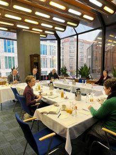 Dissidentenfrühstück mit Vertretern der belarussischen Zivilgesellschaft