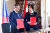 Deputy Minister Tlapa and Canadian Ambassador sign a Joint Declaration on Czech-Canadian cooperation.