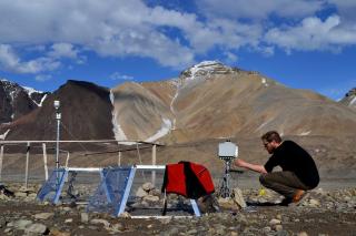 Experimental boxes in Svalbard