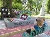 Eastland Steamship sunk 100 years ago in Chicago. More than 200 Czech-Americans lost their lives. To honor all victims of the disaster, Bohemian National Cemetery unveiled a new monument and Viktor Valashek created a mural in Pilsen during the Prague