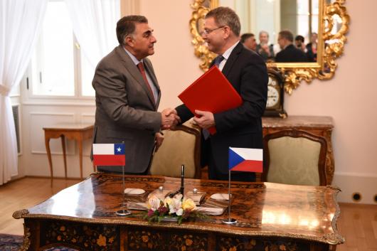Ministr Zaorálek a chilský náměstek ministra zahraničí Edgardo Riveros