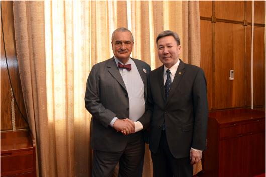 Ministr Karel Schwarzenberg a ministr zahraničí Mongolska L. Bold